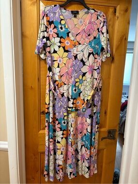 MSK Multicolor Floral V-Neck Midi Dress